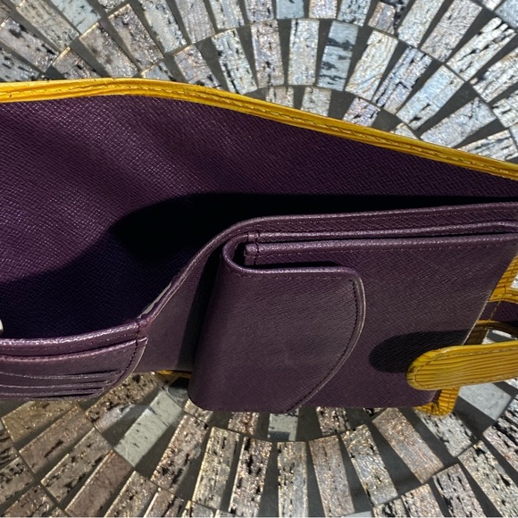 $$ Drop!LouisVuitton Epi Wallet Yellow. Please see pics for complete description - Picture 8 of 16